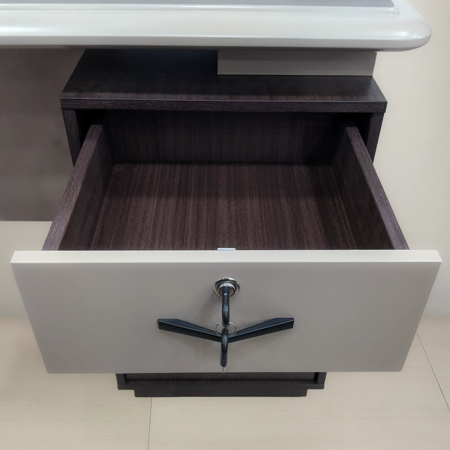 Office table with lockable drawer & cabinet – modern computer desk for home office
